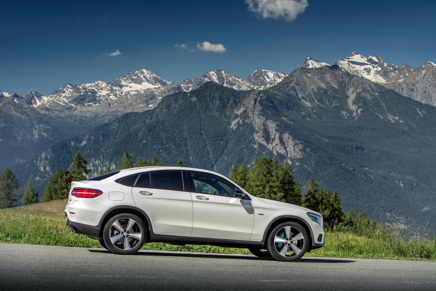  Mercedes-Benz GLC350 e 4Matic Coupe 2016 года  (фото 27 из 43)